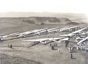 enlarge picture  - photo glider airfield