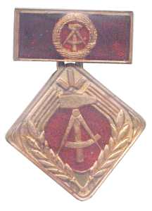 gr��eres Bild - Orden DDR Ehrentitel 1969