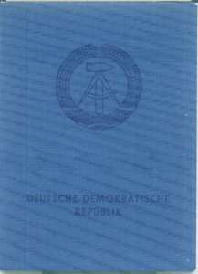 gr��eres Bild - Ausweis DDR Personal 1983