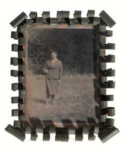 enlarge picture  - photo frame tin 1946