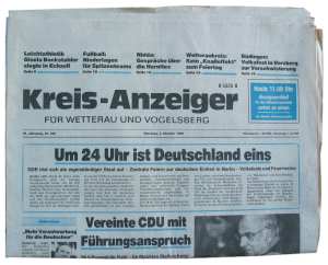 gr��eres Bild - Zeitung 19901002 Wetterau
