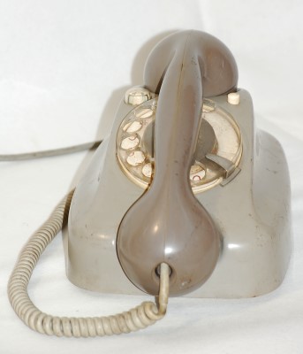 gr��eres Bild - Telefon Tischmodell  1954