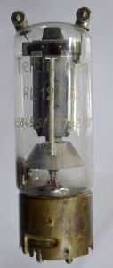 enlarge picture  - radio tube tranceiver WW2