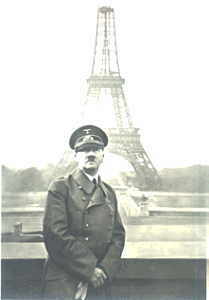 greres Bild - Postkarte Hitler Paris